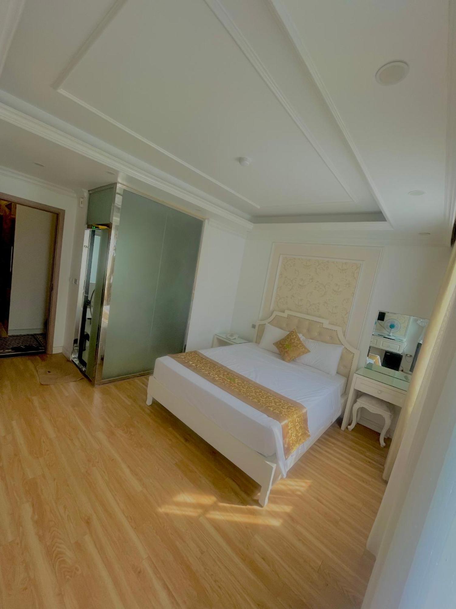 Bai Tho Mountain Hotel Ha Long Exterior photo
